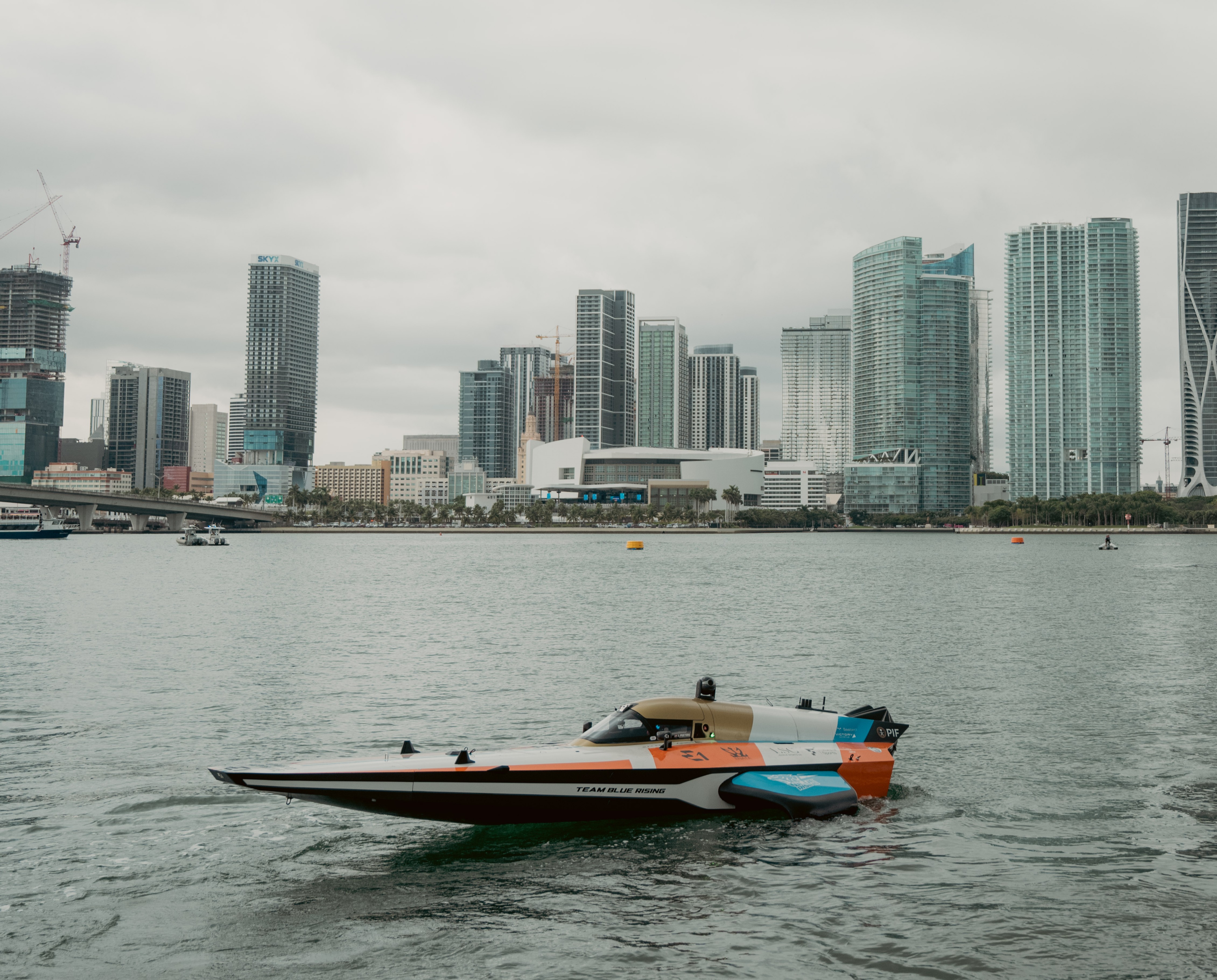 Team Blue Rising RaceBird with Miami skyline