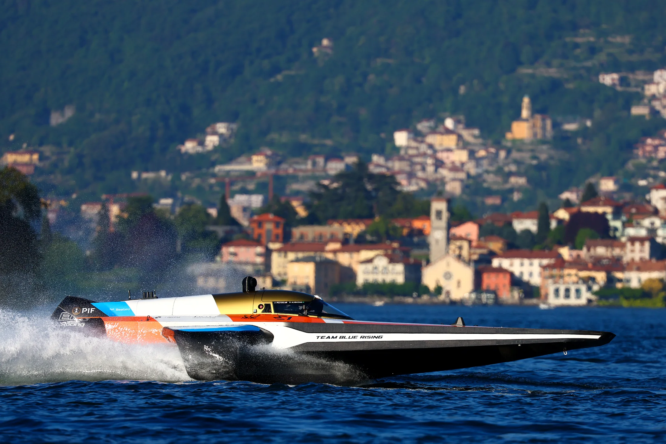 Team Blue Rising RaceBird at speed on Lake Como