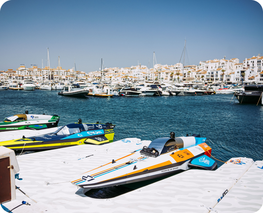 two-boats-together-ureto
